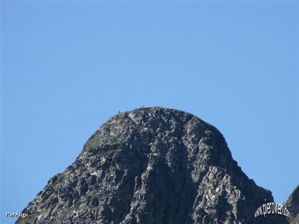 43 la cima del Trona con la croce.JPG